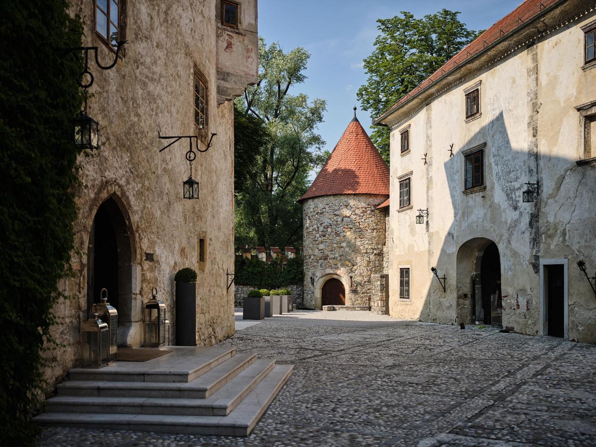 Hotel Grad Otocec - Relais Chateaux Kültér fotó